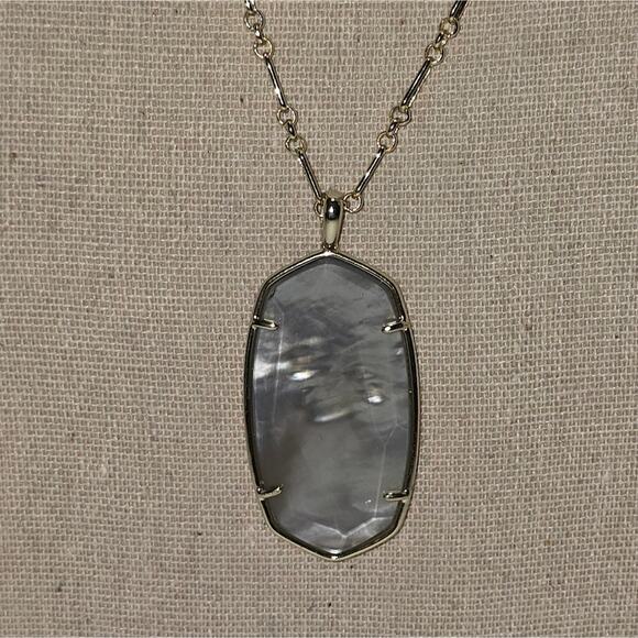 Kendra Scott Faceted Reid Necklace In Grey And Silver - Picture 1 of 5